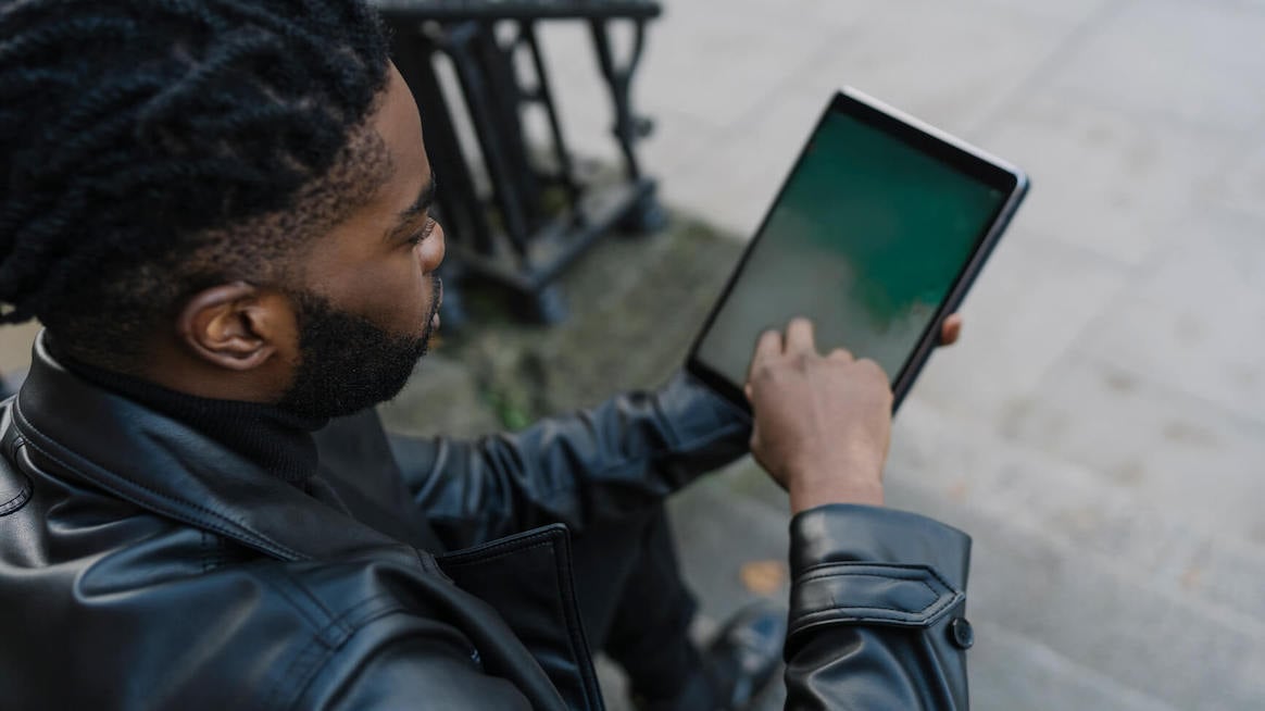 digital-transformation-strategy-man-on-tablet