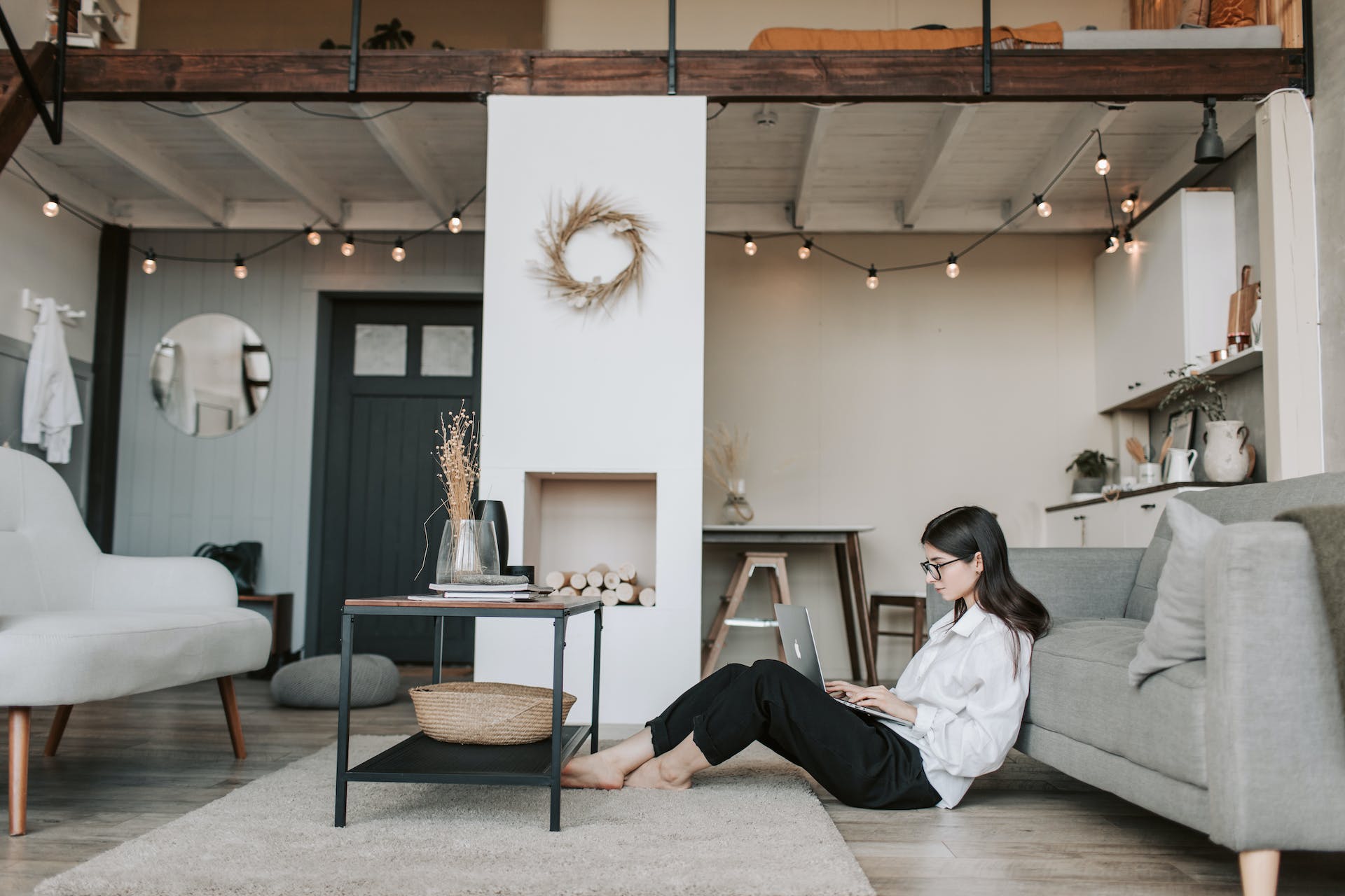 woman-in-the-floor-working-career-change-at-30