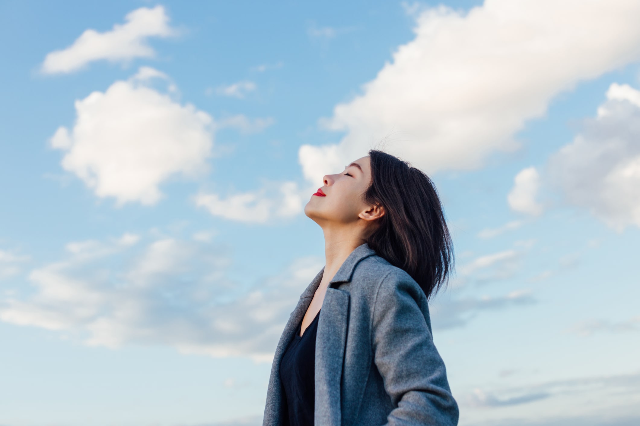 Young-lady-embracing-hope-and-freedom-what-is-a-short-term-goal